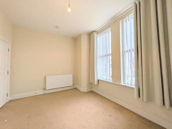 Flat Knowsley Road in Southport