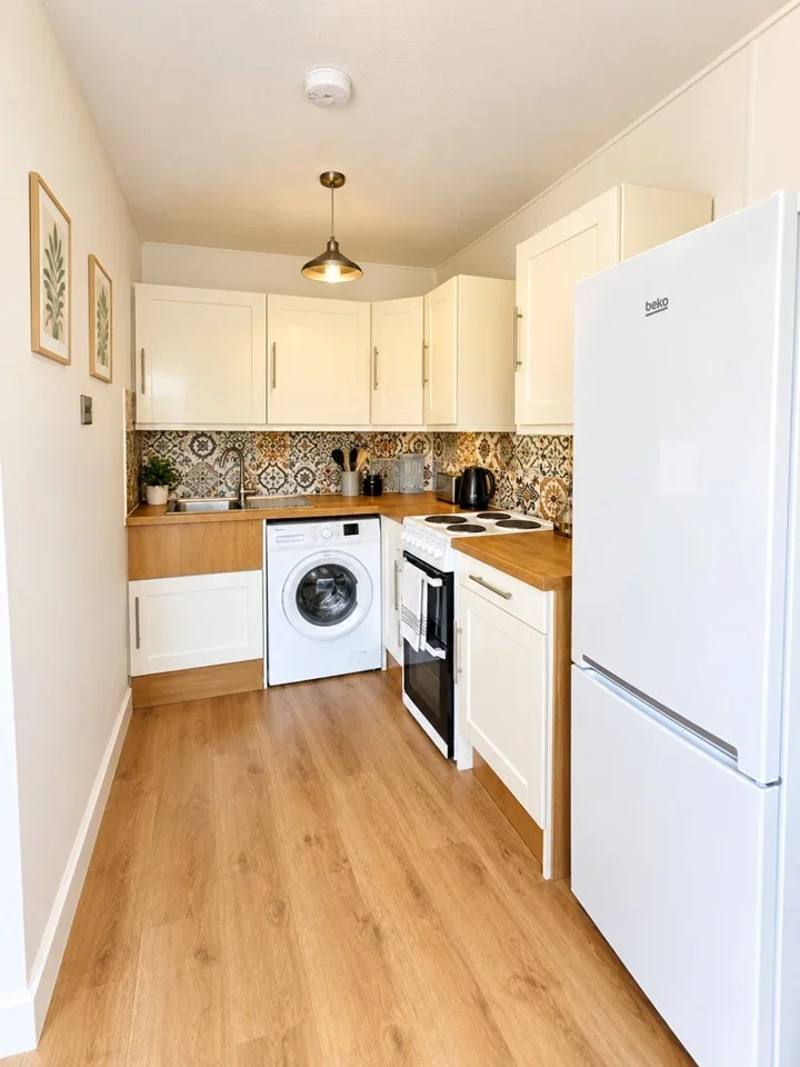 Flat Devonshire Road in Greater London
