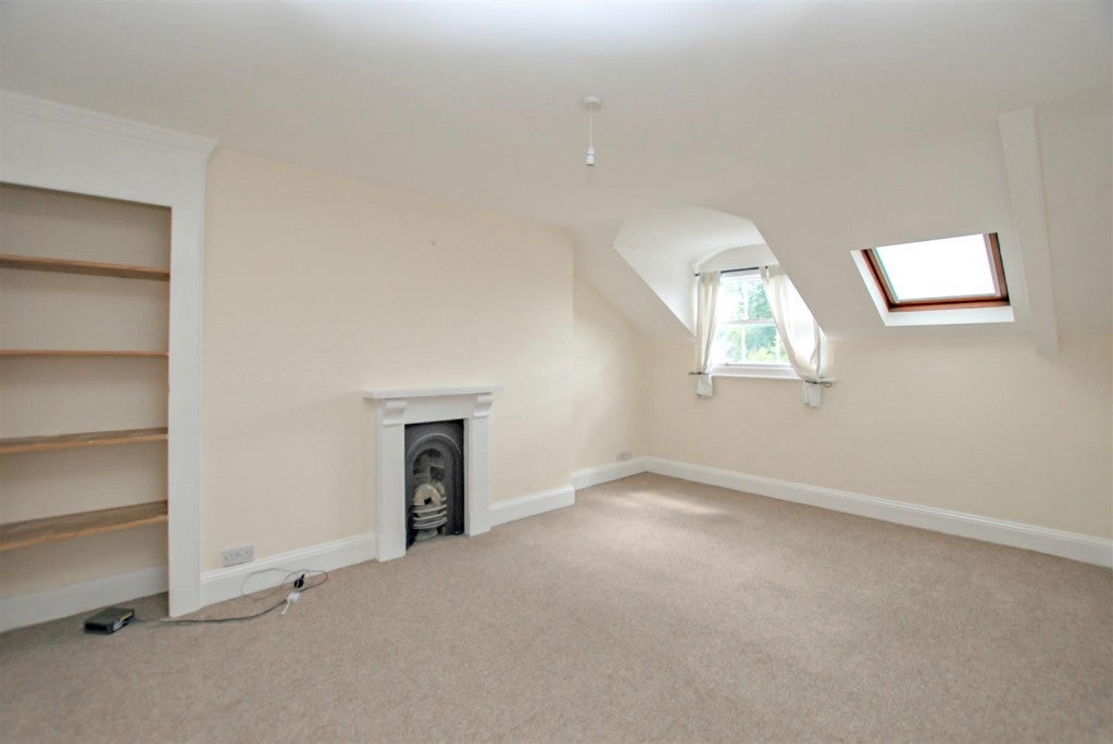 Flat Lansdown Road in Cheltenham