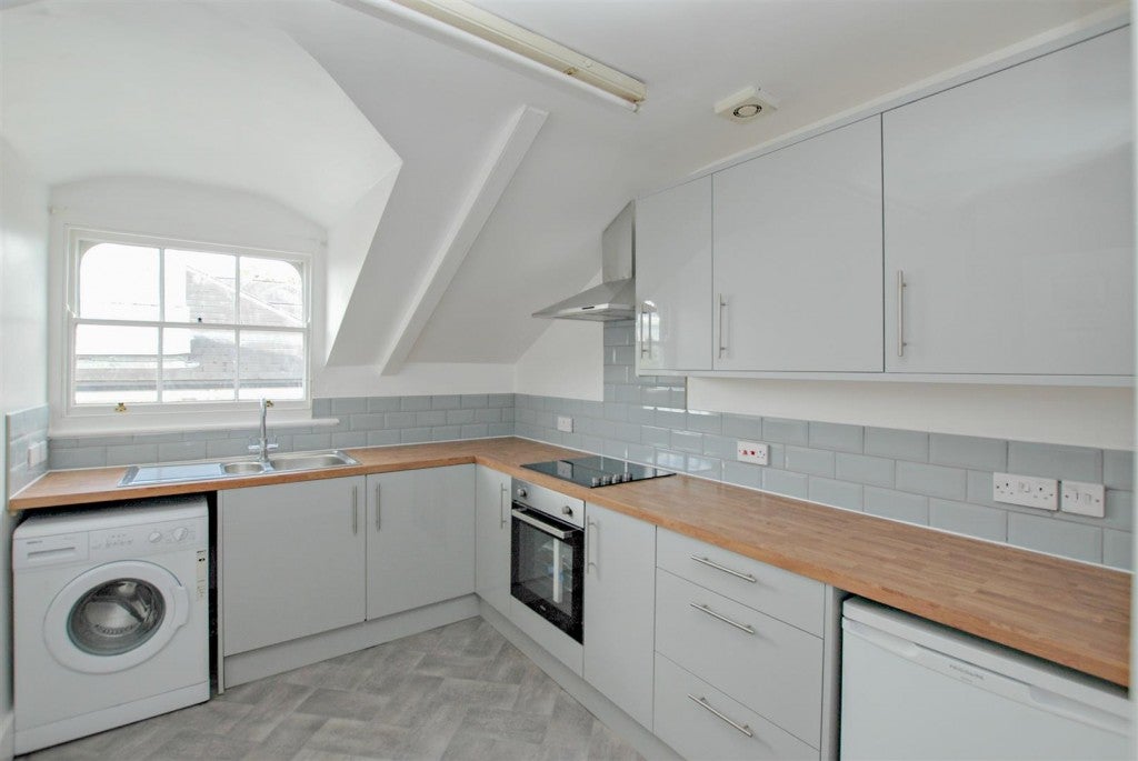 Flat Lansdown Road in Cheltenham