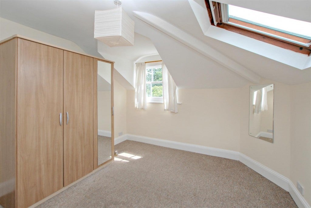 Flat Lansdown Road in Cheltenham