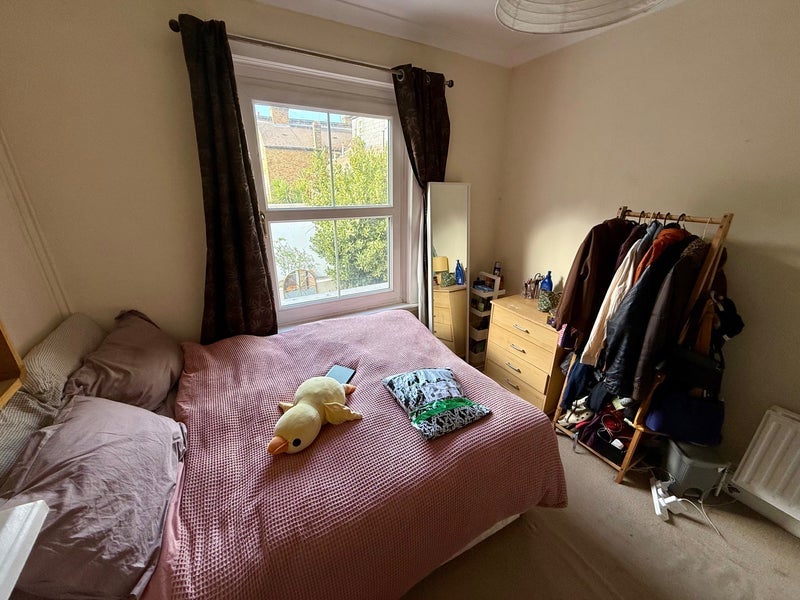 Flat Tregothnan Road in Greater London
