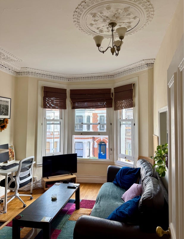 Flat Tregothnan Road in Greater London
