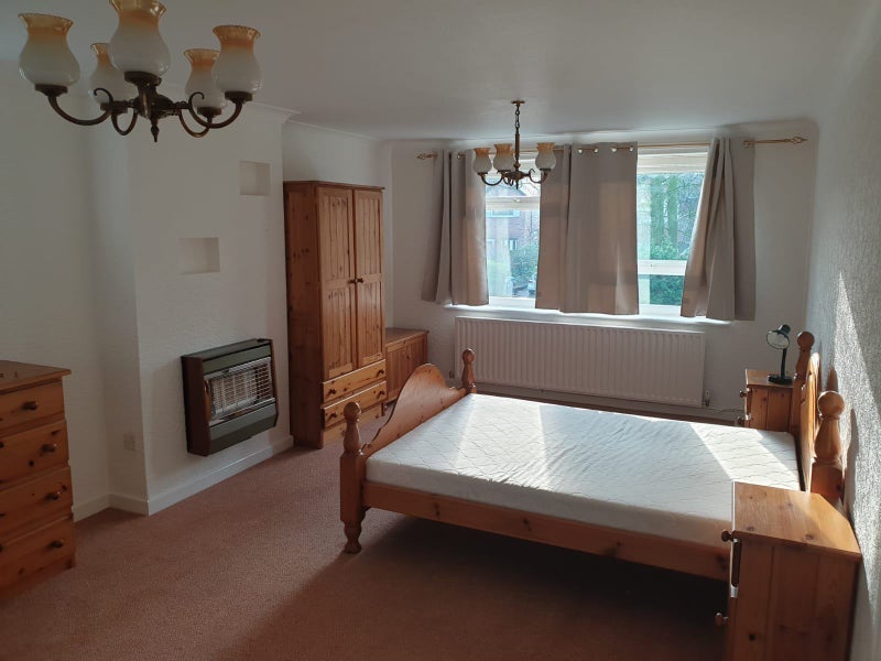 Flat Bloomsbury Lane in Trafford
