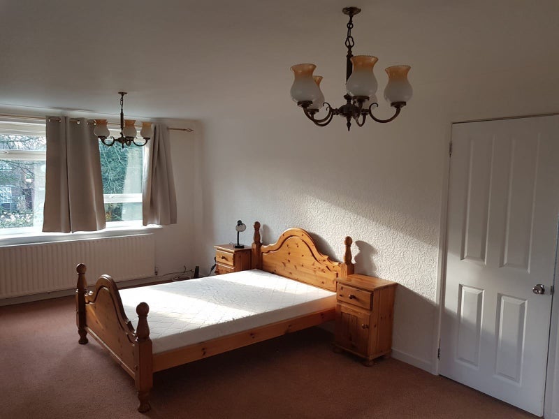 Flat Bloomsbury Lane in Trafford