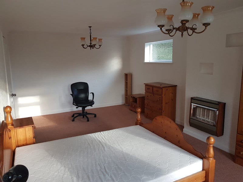 Flat Bloomsbury Lane in Trafford