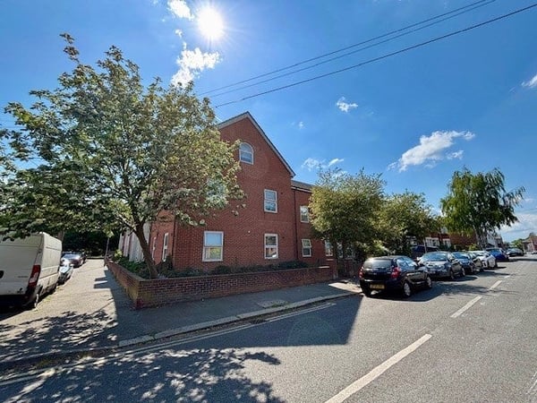 Flat Britannia Road in Brentwood