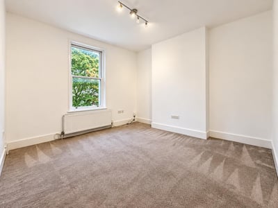Flat Holloway Road in Greater London