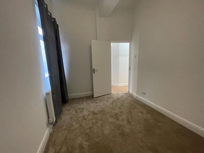 Flat Wakefield Road in Greater London