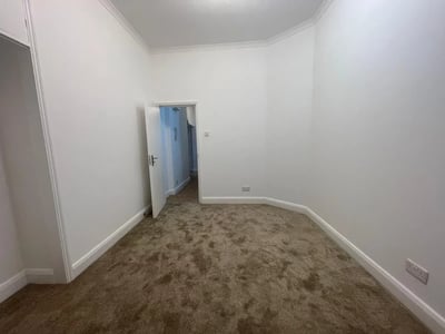 Flat Wakefield Road in Greater London