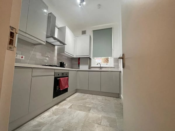 Flat Wakefield Road in Greater London