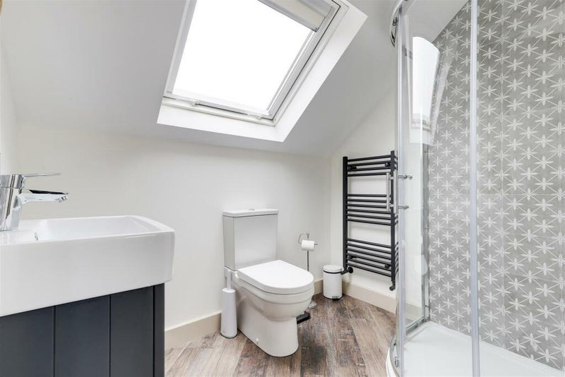 Room Glebe Drive in Gedling