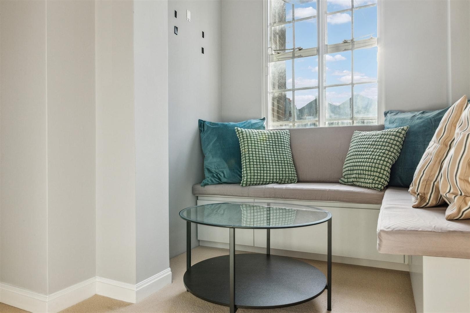 Flat Chelsea Manor Gardens in Greater London