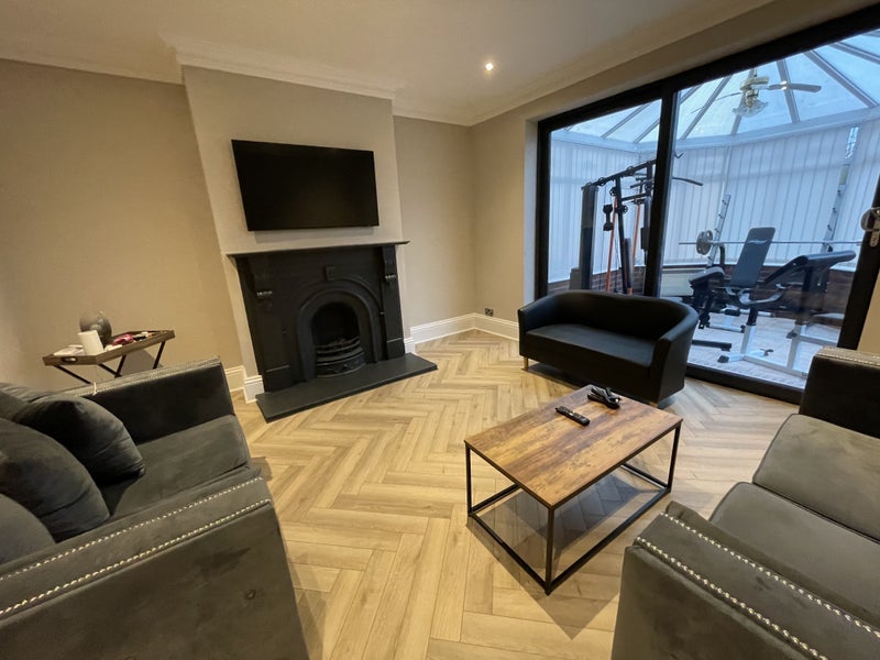 Room Blackpool Road in Preston