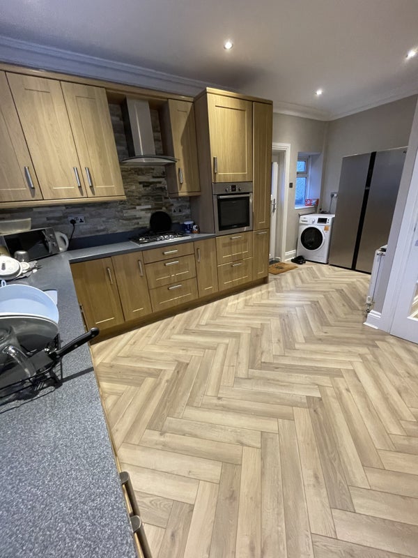 Room Blackpool Road in Preston