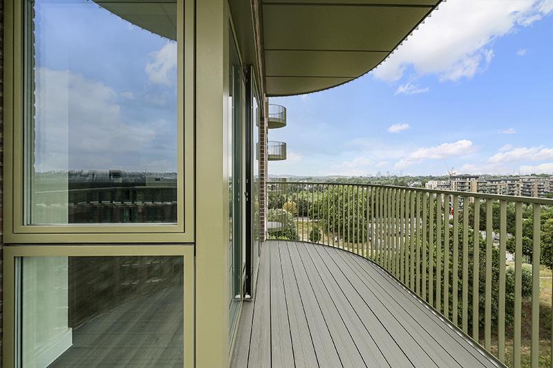 Flat Townsend Road in Greater London
