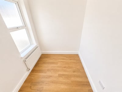 Flat Croyland Road in Greater London