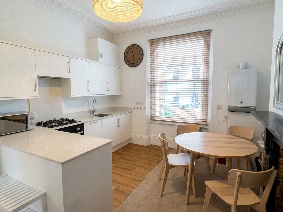 Flat Saint Matthews Road in Bristol