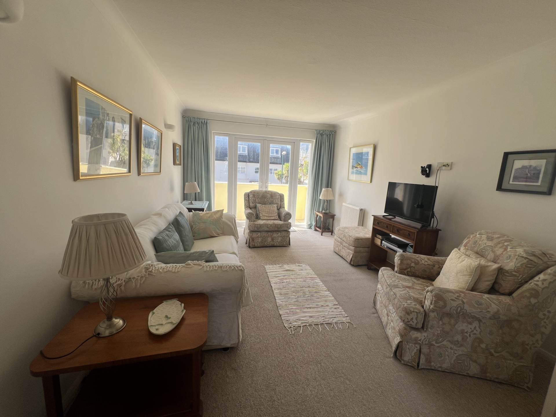Flat Canning Road in Arun