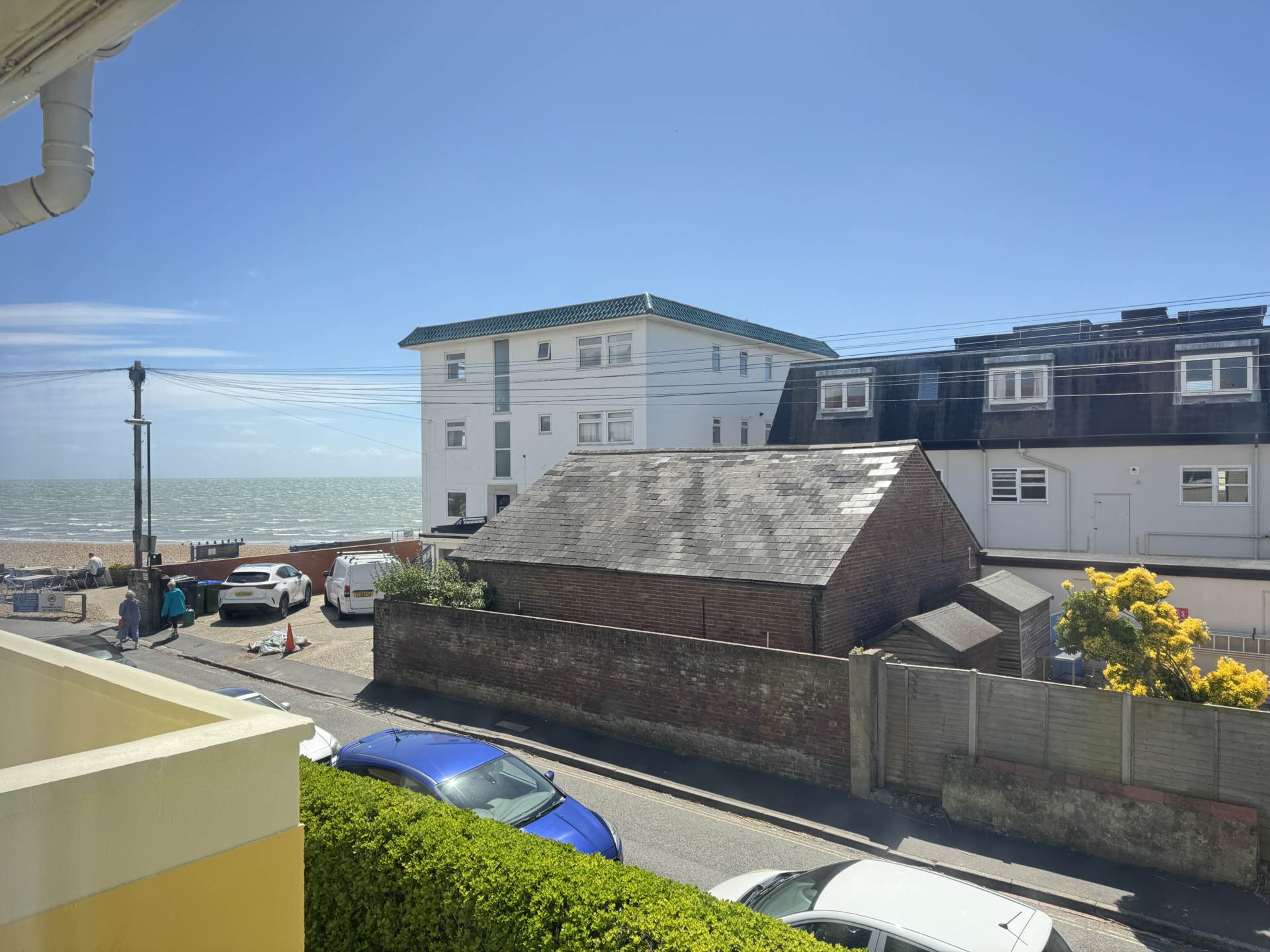 Flat Canning Road in Arun