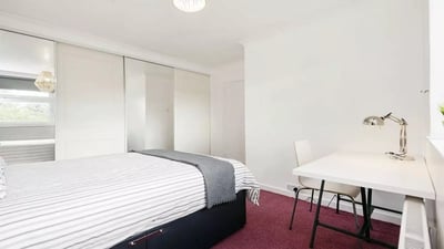 Room Uxbridge Road in Greater London