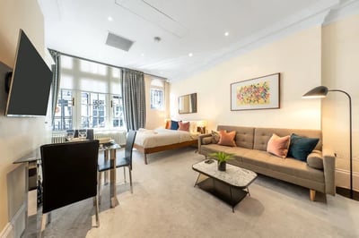 Flat Hertford Street in City of Westminster