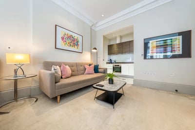 Flat Hertford Street in City of Westminster