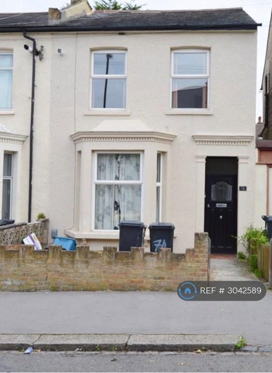 Flat Cobden Road in Greater London
