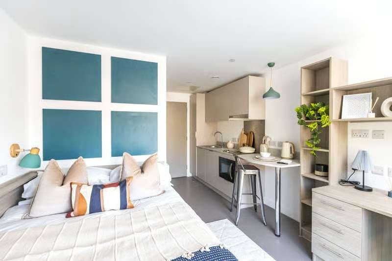 Room Feeder Road in Bristol