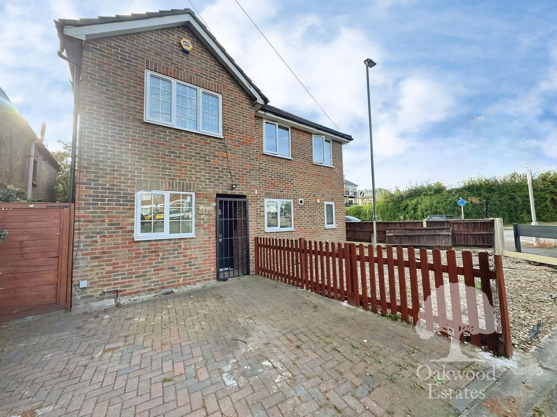 House Huntercombe Lane North in Slough