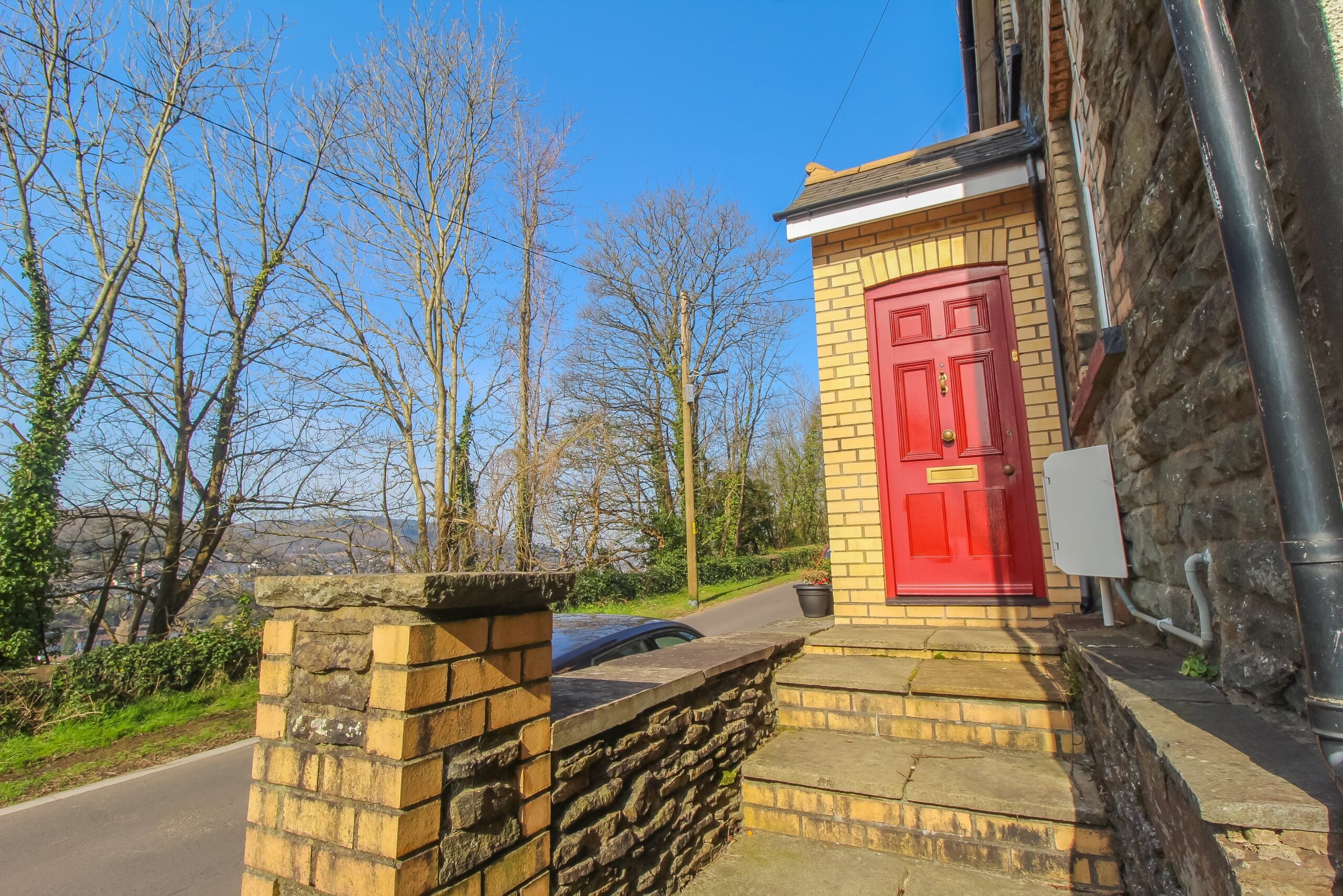 House Graig-yr-Helfa Road in Pontypridd