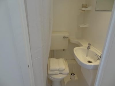 Room Fulham Palace Road in Greater London