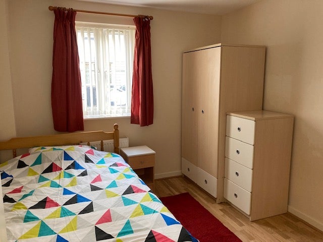 Room Arnold Road in Bristol