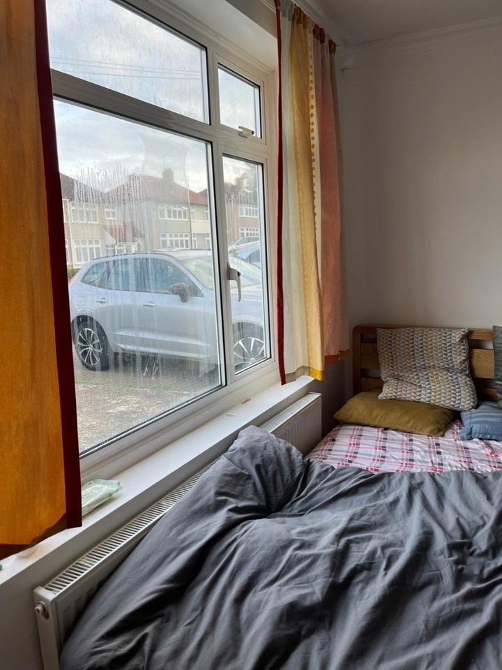 Room Wendover Way in Greater London