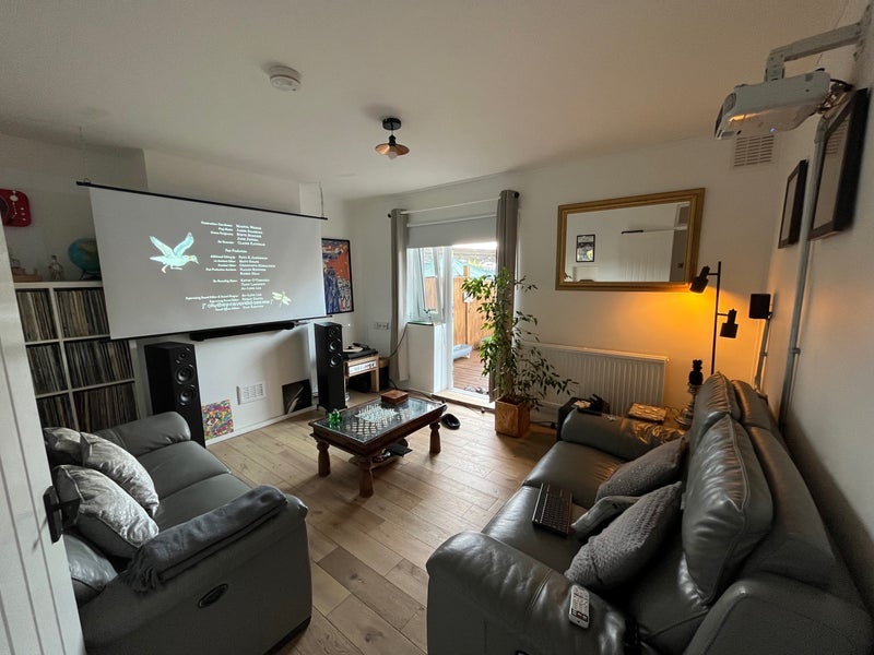 Room Lang Street in Greater London