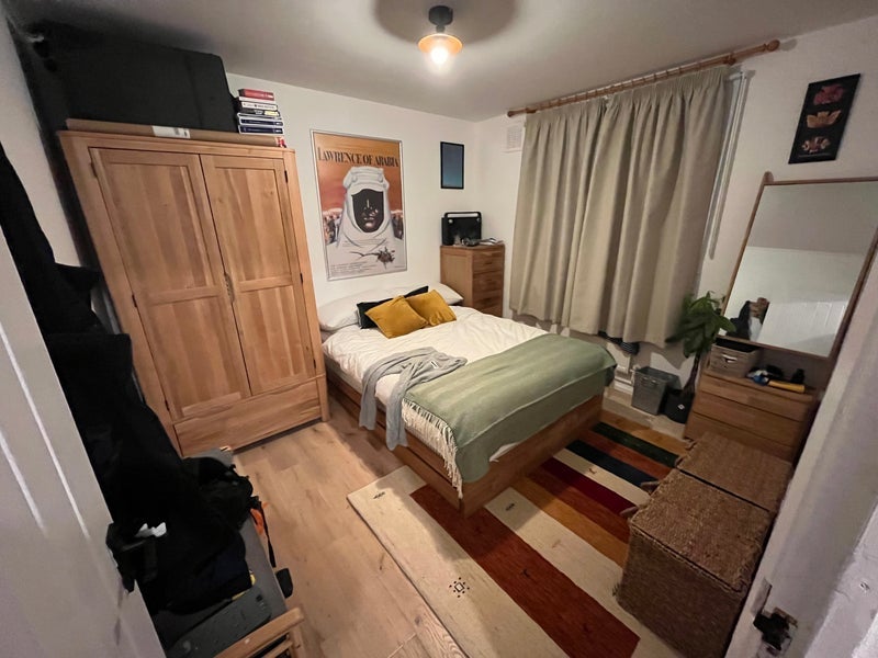 Room Lang Street in Greater London