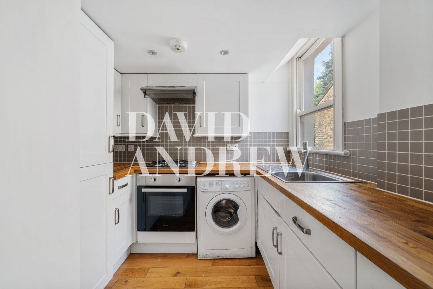 Flat Geldeston Road in Greater London