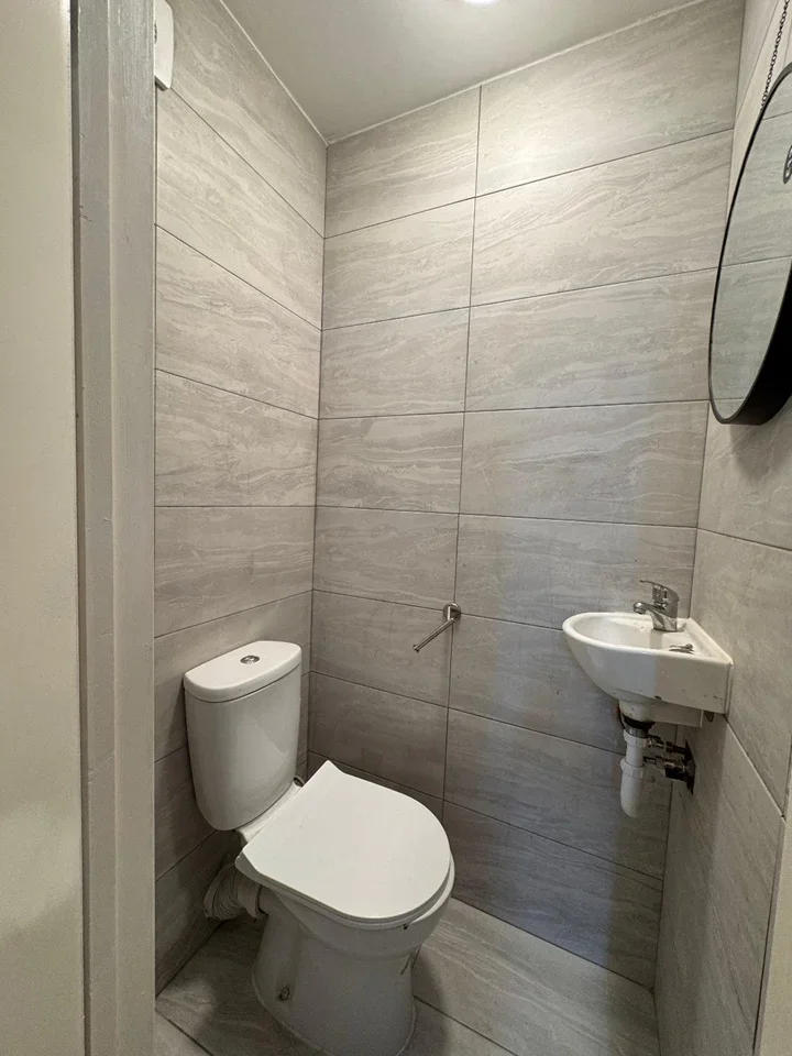 House Vicarage Lane in Greater London