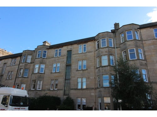 Flat Comely Bank Road in Edinburgh
