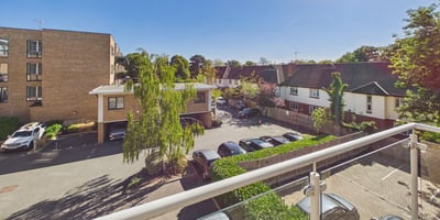 Flat Russells Crescent in Reigate and Banstead