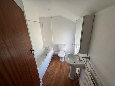 Room Junction Street in Derby