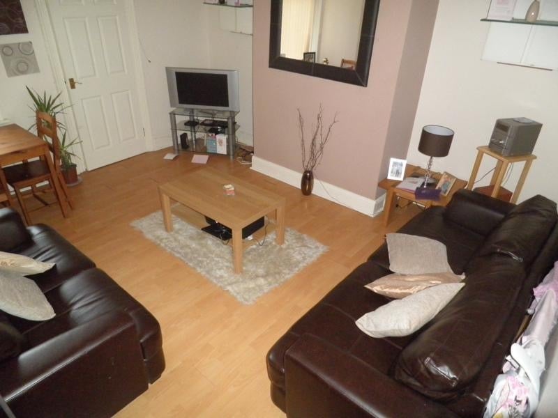 Flat Simonside Terrace in Newcastle upon Tyne
