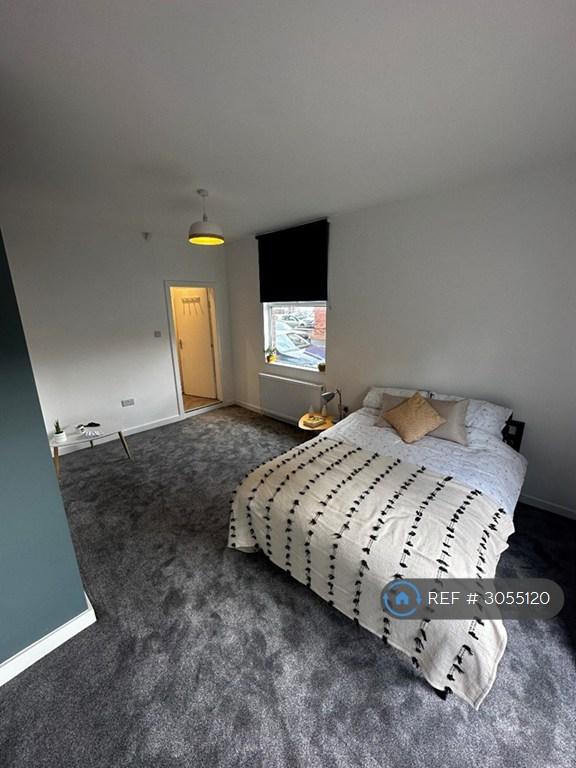 Flat Milton Grove in Manchester