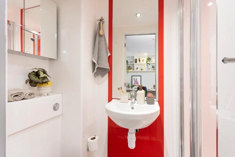 Room Olympic Way in Greater London