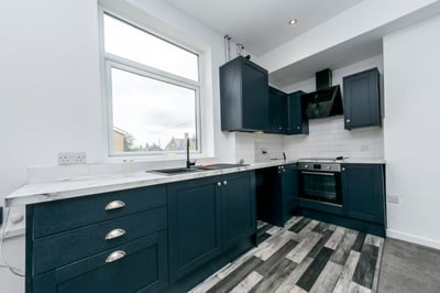 Flat Bruntcliffe Road in Leeds