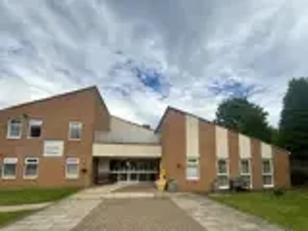 Flat Castle Close in Blaydon