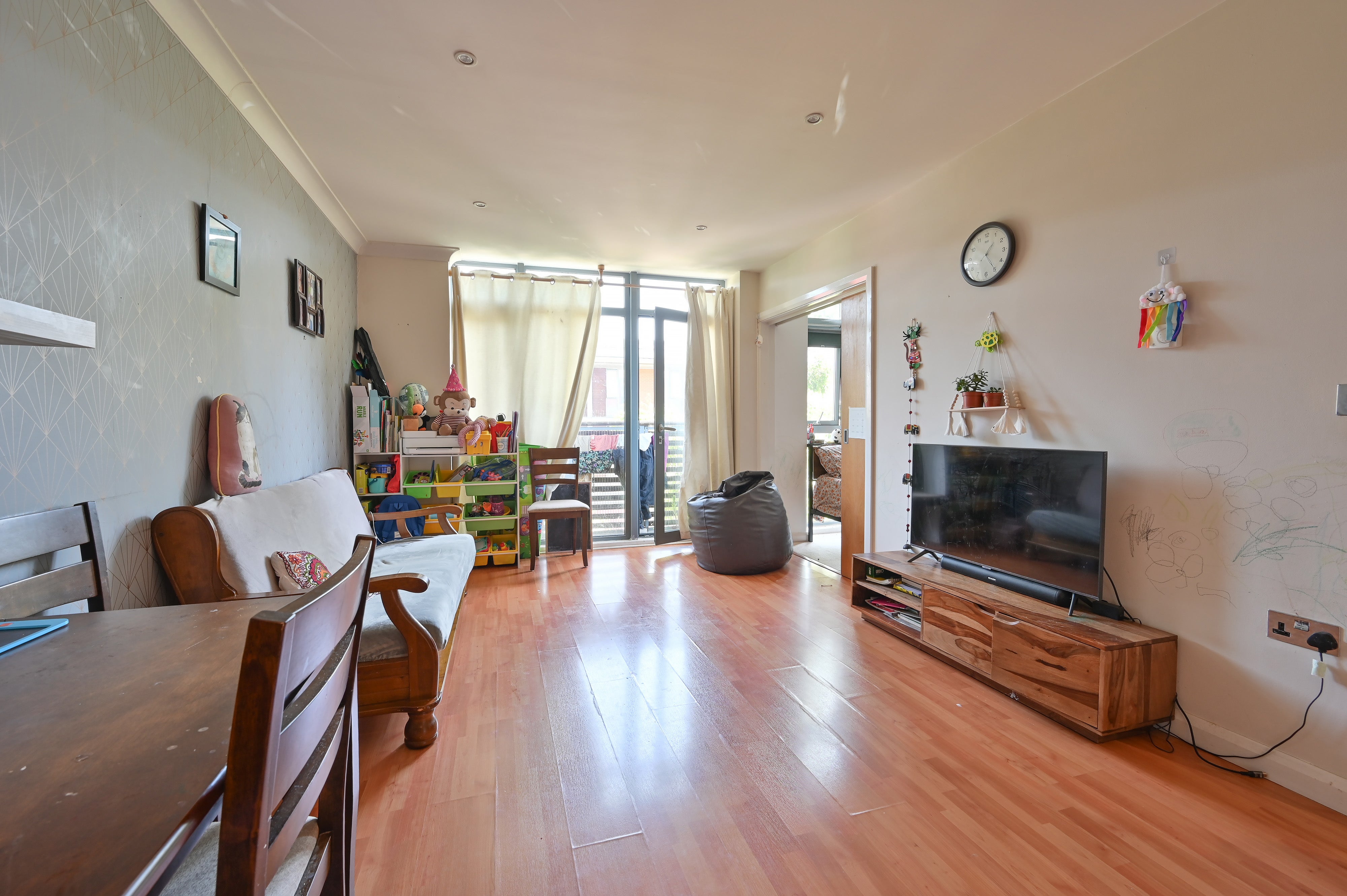 Flat Whippendell Road in Watford