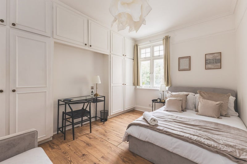 Room Waldegrave Road in Greater London