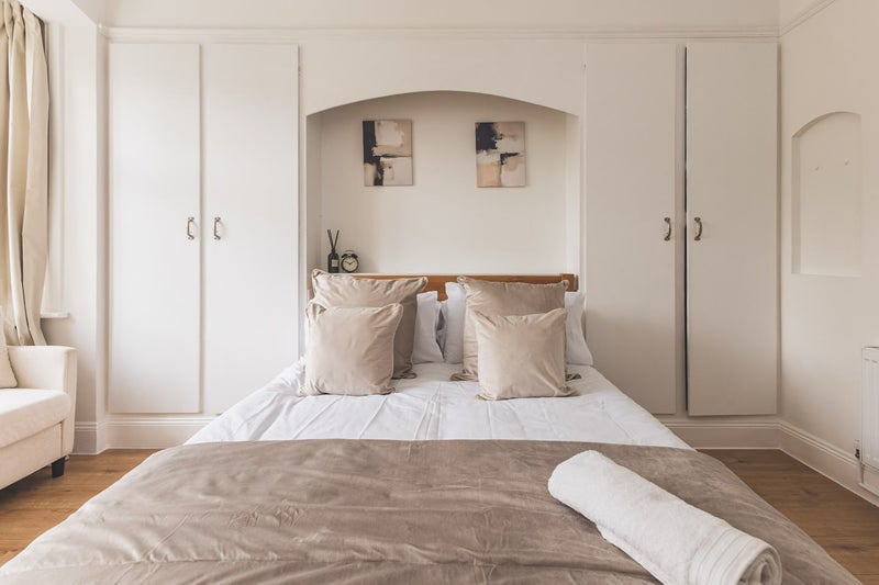 Room Waldegrave Road in Greater London