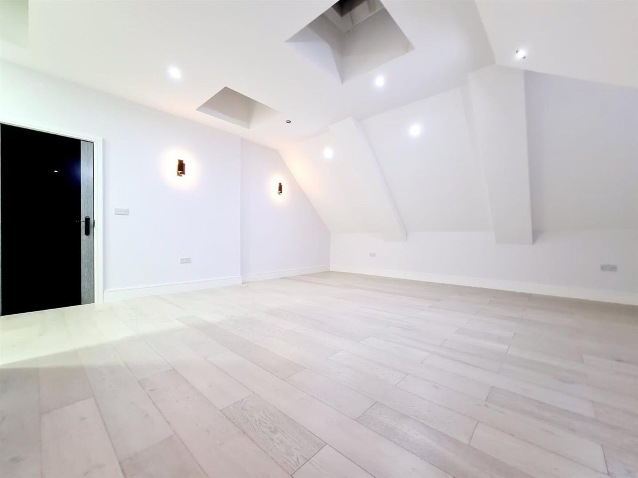 Flat Crossbrook Street in Cheshunt